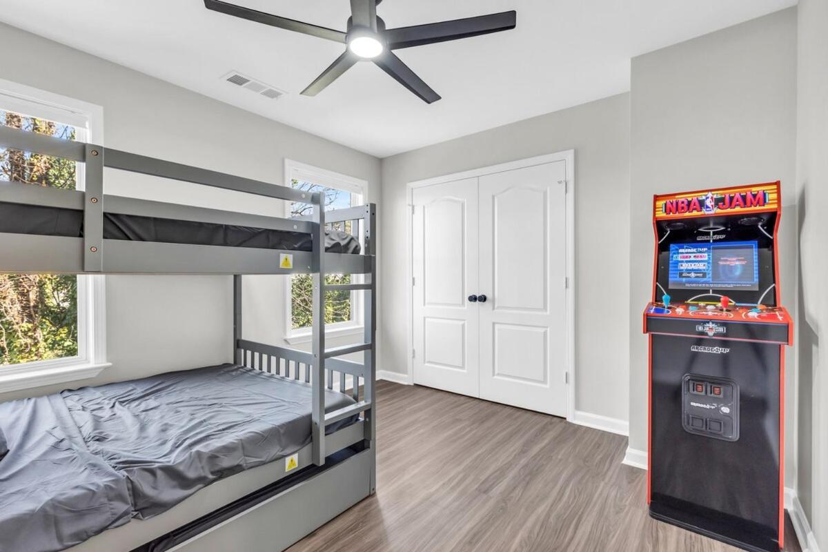 Luxe Family Oasis 7 Beds 2 And A Half Like Baths Sleeps 14 Villa Atlanta